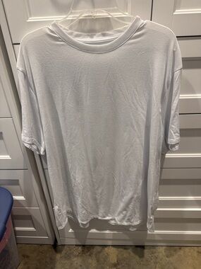 Nike Women's White Short Sleeve Crew Tee